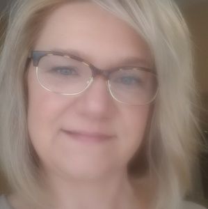 Meet your Posher, Suzanne